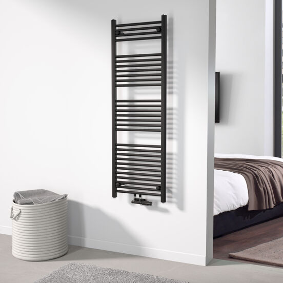 Vipera Kanza einzel Handtuchheizkörper 50 x 150 cm elektrische Heizung schwarz matt Seiten- und Mittelanschluss 679W, inkl. Widerstand, nicht für Deutschland geeignet