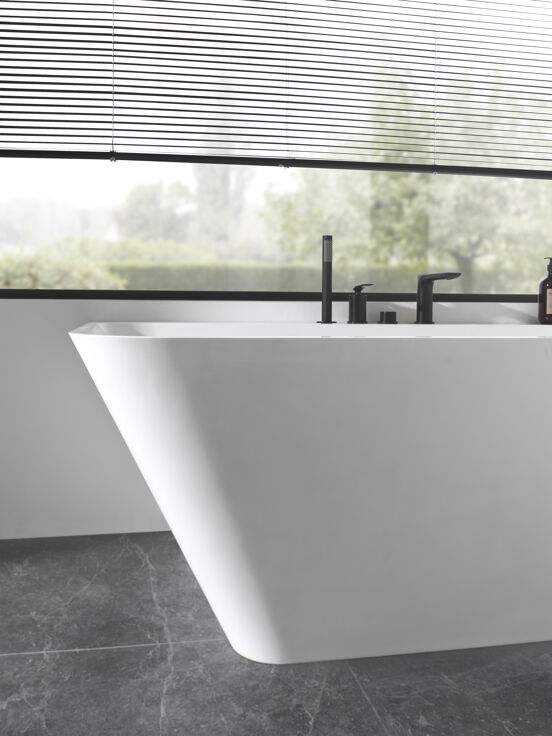Balmani Zigga baignoire d'angle droite duo 180 x 85 cm Solid Surface blanc mat