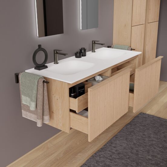 Balmani Forma zwevend badkamermeubel 135 x 55 cm natuur eik met Tablo Arcato dubbele wastafel in solid surface mat wit, Verticale asymmetrische ronde ribbel
