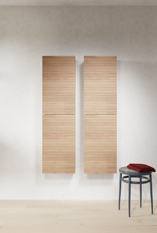 Balmani Forma Badhochschrank: Hängend, horizontale Rippen, Eiche Natur, 42 x 30 x 150 cm
