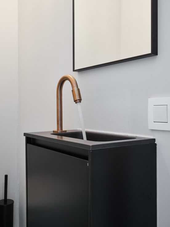 Storke Edge zwevende toiletmeubelkast 40 x 22 cm mat zwart