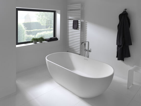 Luca Varess Monterosi oval freistehende Badewanne, 169 x 80 cm, Solid Surface, weiß matt
