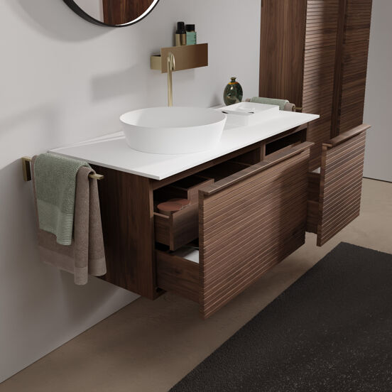 Balmani Forma meuble salle de bains suspendu 120 x 55 cm noyer américain avec Stretto tablette simple ou double en solid surface blanc mat, Nervure droite symétrique horizontale