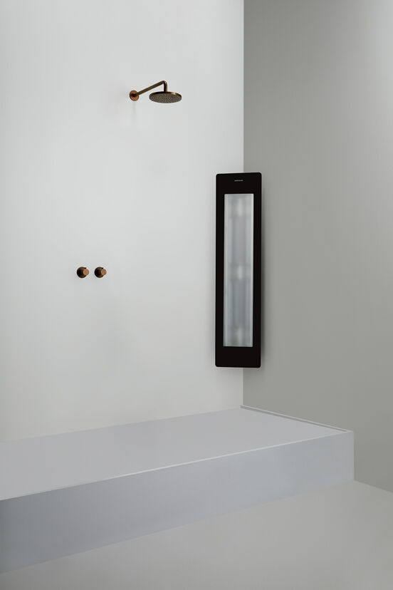Sunshower One M Infrarood Opbouw in hoek black