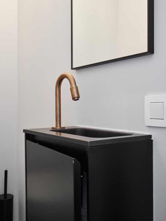 Storke Edge zwevende toiletmeubelkast 40 x 22 cm mat zwart