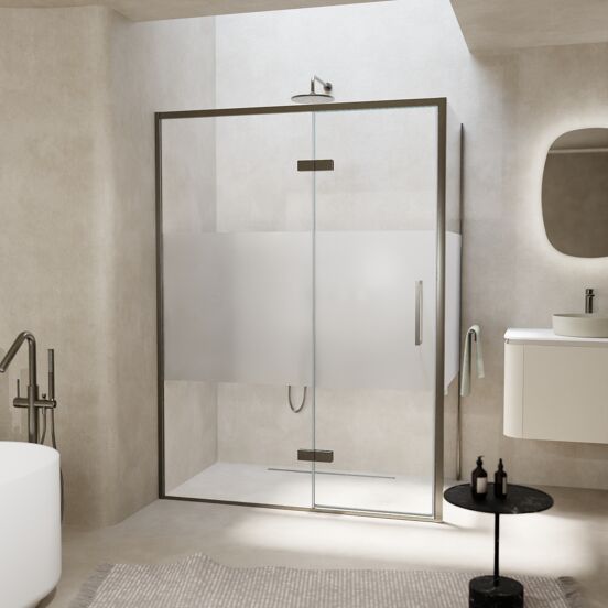Balmani Senses Design douchehoek met linkse draaideur en vaste zijwand, 140 x 90 cm, Helder glas met matte strook, Brushed GunMetal profielen, met coating