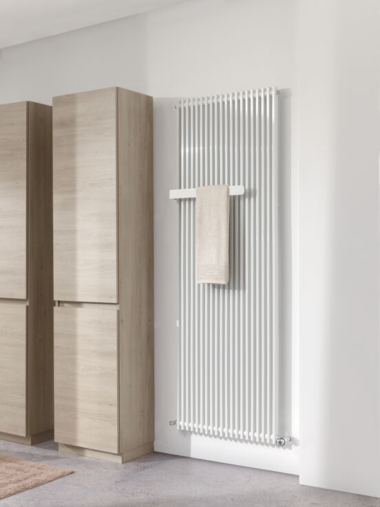 Vipera Corrason enkele badkamerradiator 60 x 180 cm centrale verwarming hoogglans wit zijaansluiting 2.059W