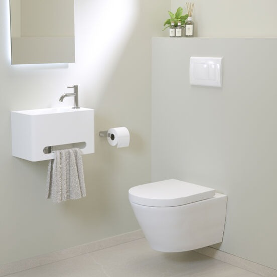 Luca Varess Calibro hangtoilet glanzend wit met spoelrand, inclusief isolatieset