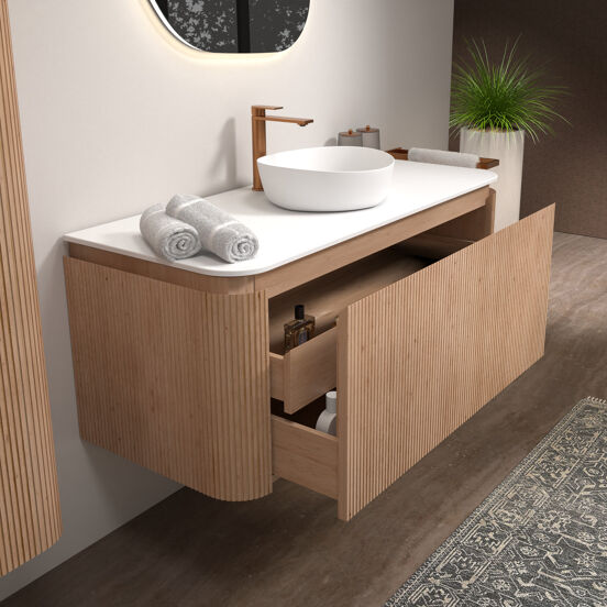 Balmani Moon zwevend badkamermeubel 130 x 55 cm natuur eik met Moon enkel of dubbel tablet in solid surface mat wit, Verticale symmetrische rechte ribbel