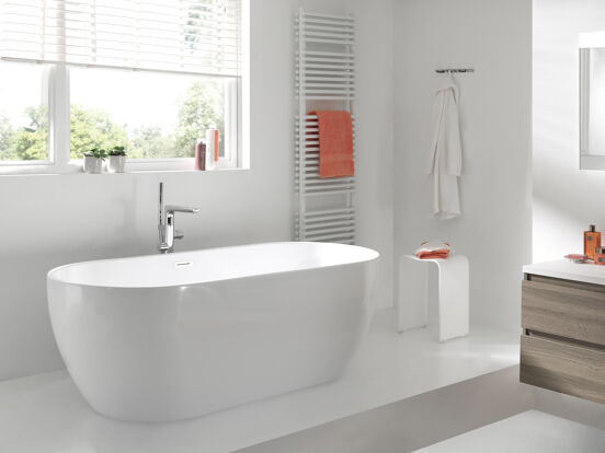 Luca Varess Vesta baignoire îlot ovale 178 x 78 cm acrylique blanc mat