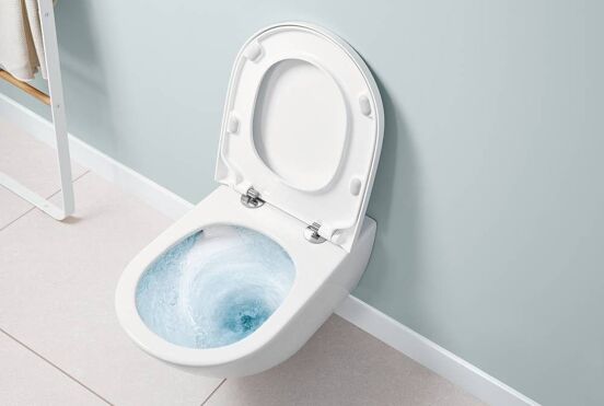 Villeroy & Boch Subway 3.0 wc suspendu blanc brillant sans rebord TwistFlush, tapis d'isolation inclus