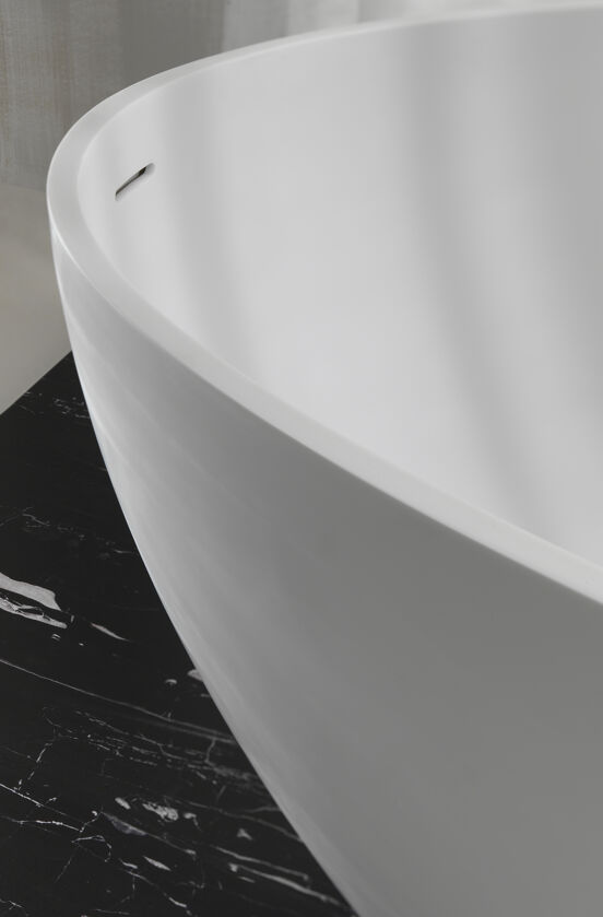 Balmani Fahro ovaal vrijstaand bad 170 x 85 cm Solid Surface mat wit