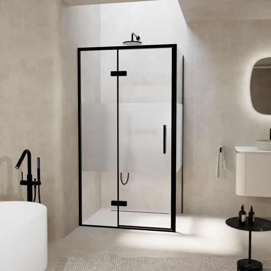Balmani Senses Design douchehoek met linkse draaideur en vaste zijwand, 100 x 100 cm, Helder glas met matte strook, Zwarte profielen, met coating