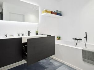 Salle de bains robuste et industrielle