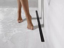 https://aduwlvajep.cloudimg.io/v7/https://x2o-micro-prd.s3.eu-central-1.amazonaws.com/cms-assets/ecomm_contentpages_assets/Blogs_thumbnailphotos_bathroominspiration/Page_6/shower_gutter.jpg?w=300&force-format=webp%2Cjpeg