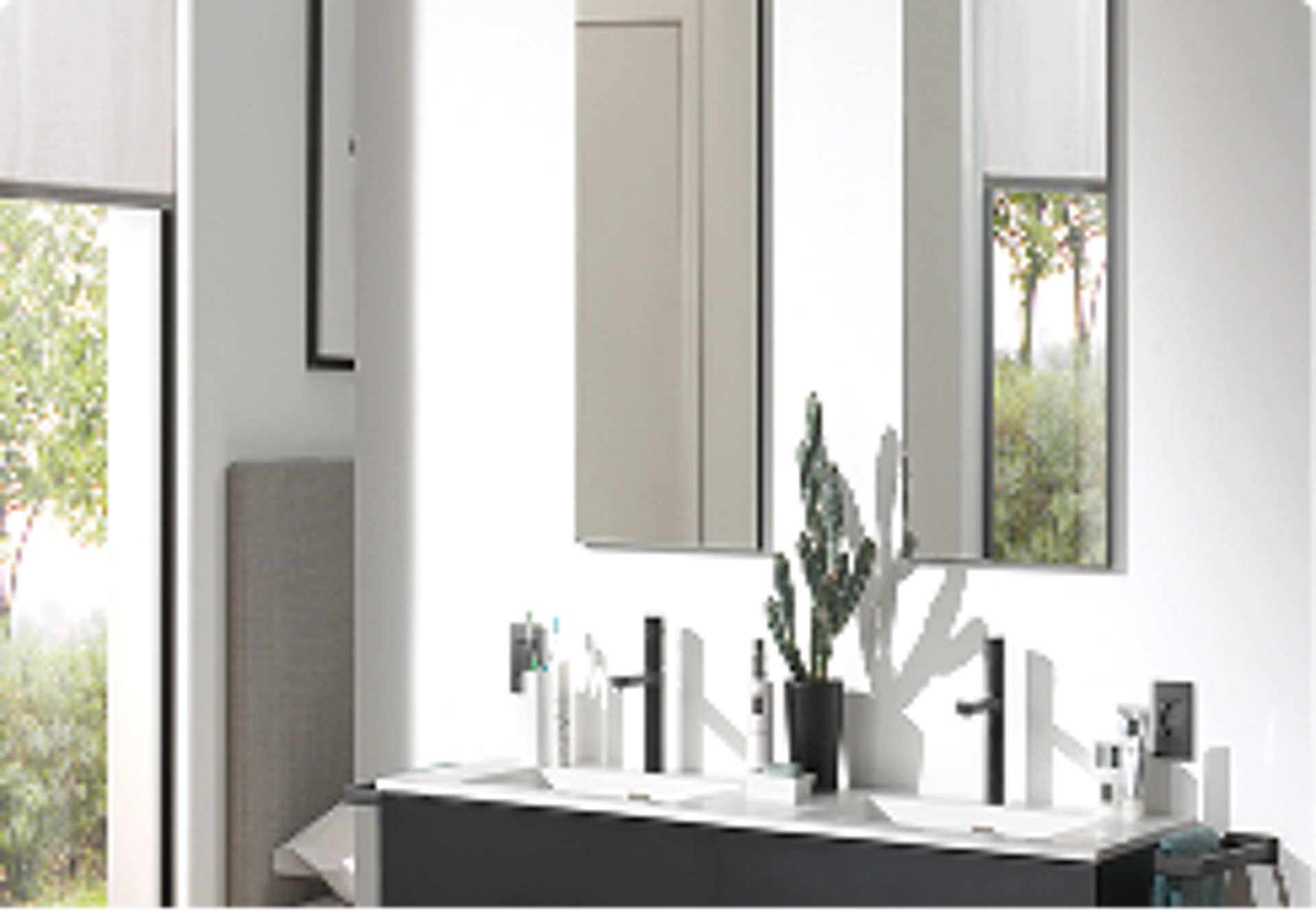 Twee rechthoekige spiegels aan de wand boven een modern badkamermeubel met een cactusplant, natuurlijk licht en een strak interieur – pure eenvoud van X²O badkamers.