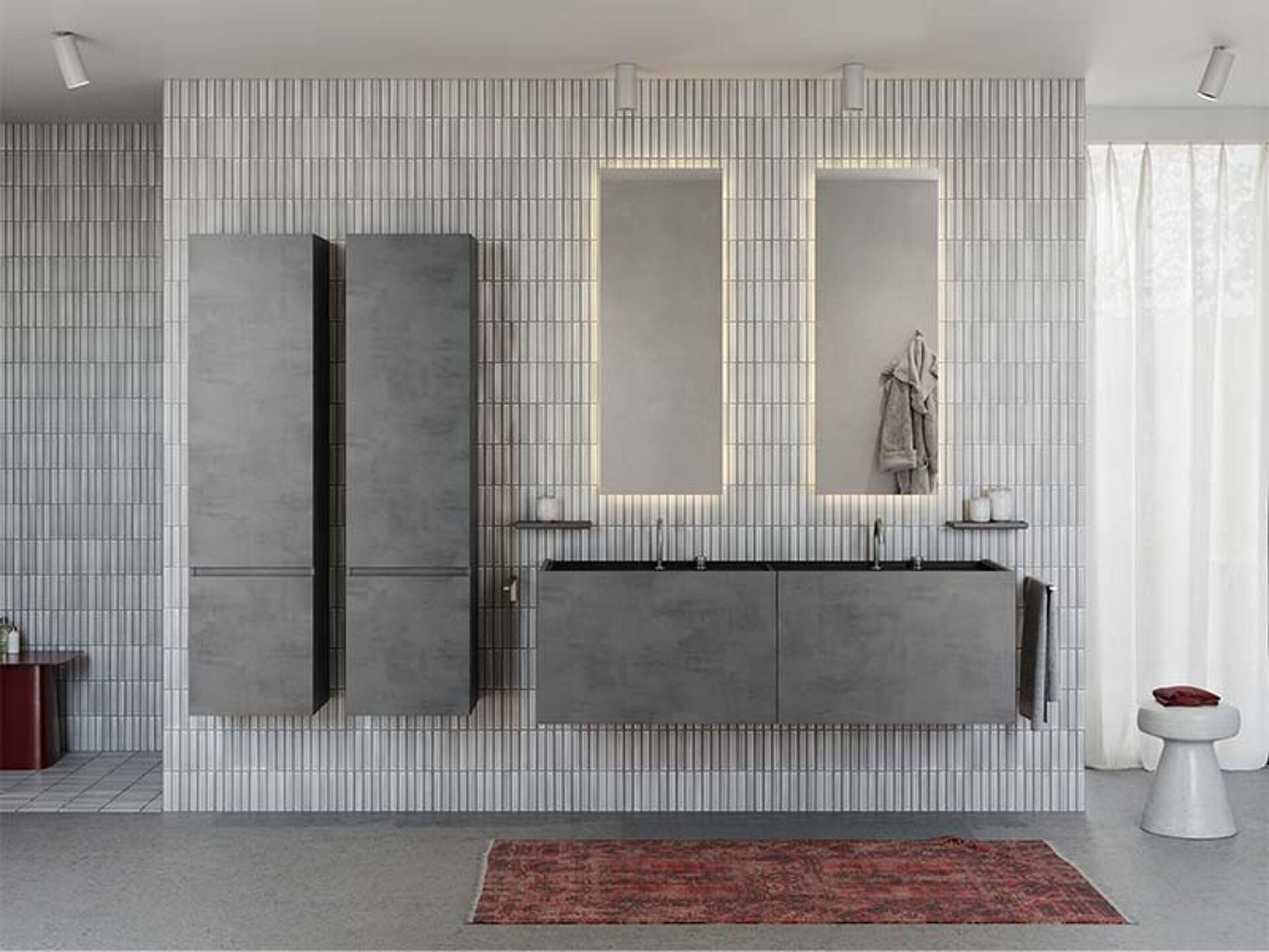 Schwebendes graues Badmöbel mit Doppelwaschbecken, hohen Wandschränken und beleuchteten Spiegeln, modernes Design.