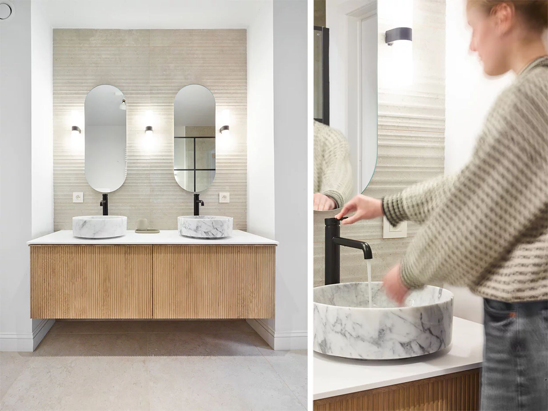 Moderne Badezimmer mit einem Holzwaschtisch und Marmorbassin, ausgestattet mit schwarzen Armaturen.
