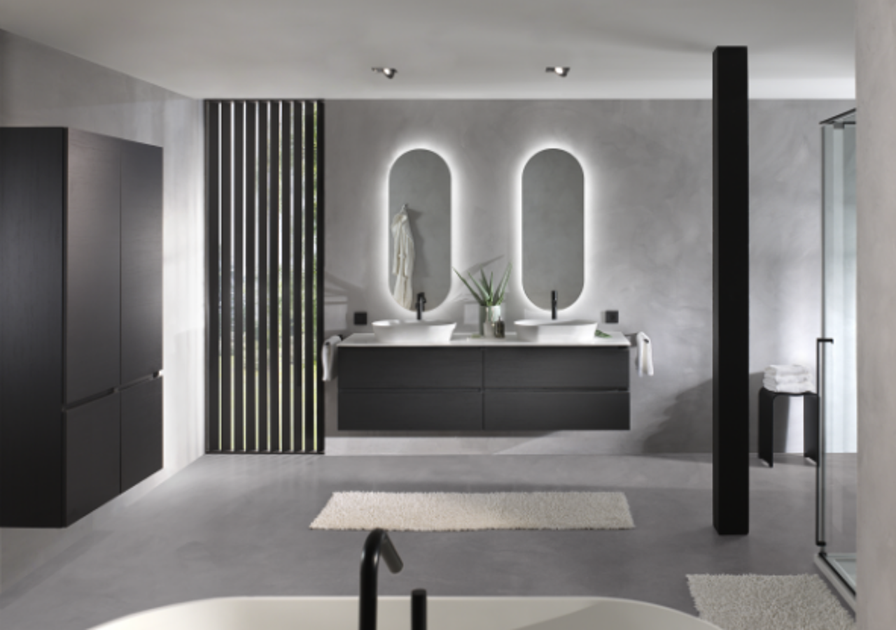Moderne, zwarte badkamer met uitstraling
