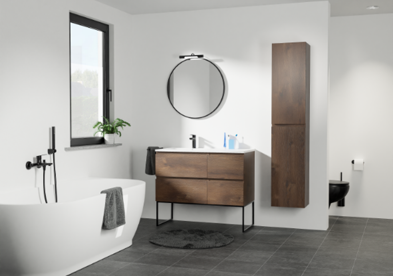 Sfeervolle badkamer met zwart, hout en wit