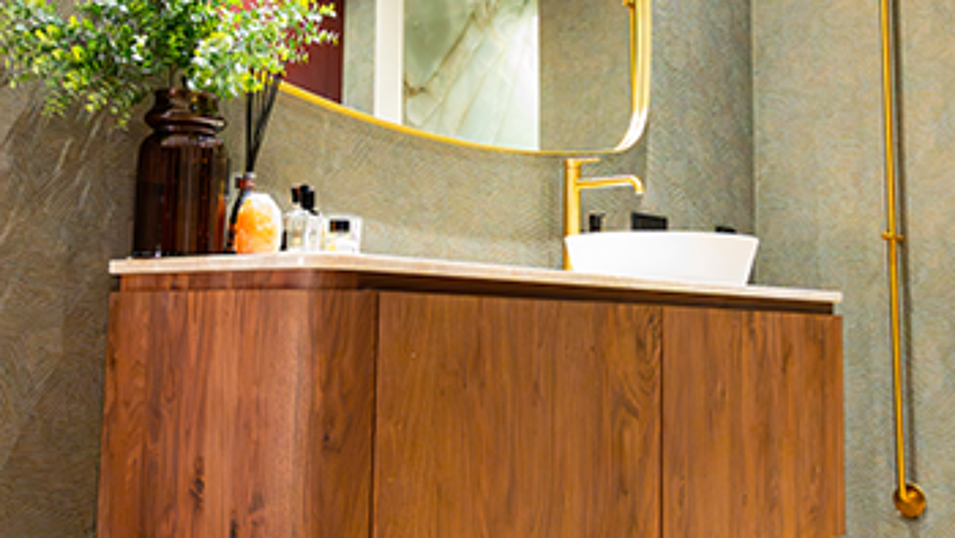 Binnenkijken in.. een chic badkamer ensuite